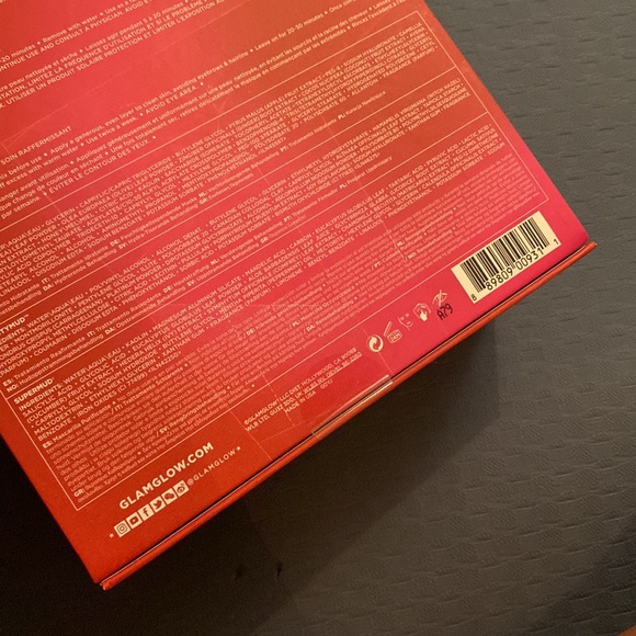 Glamglow Mask Essentials: Hydrate, Firm and Clear Set - Picture 5 of 7